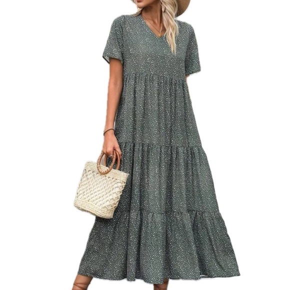 Dresses & Skirts - Green Leopard Maxi Dress